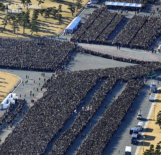 5月4日の一般参賀の混雑は15万人以上とされる。
